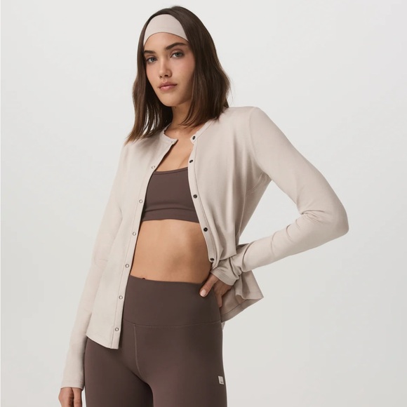 Vuori Sweaters - Vuori Long Sleeve Halo Snap Cardigan Extra Small Ecru Heather